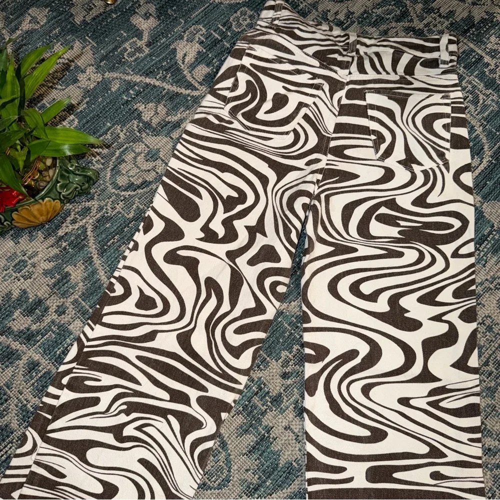 •RSQ• Zebra Print Pants - Picture 6 of 6